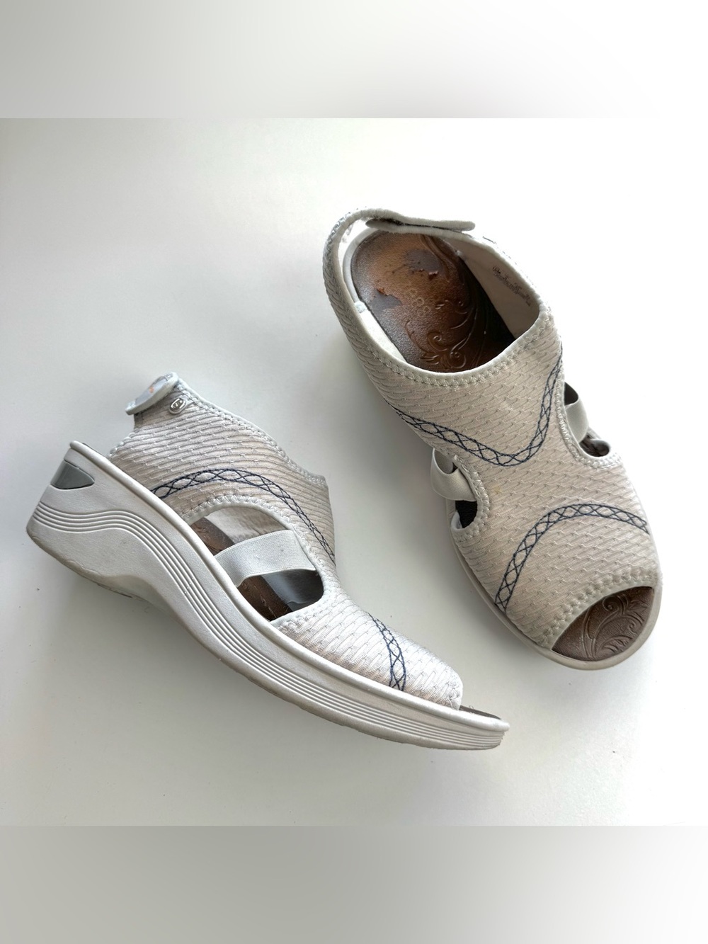 Bzees Dream Wedge Sandals Women’s 10M Grey Mesh Comfort Shoes Casual Lightweight